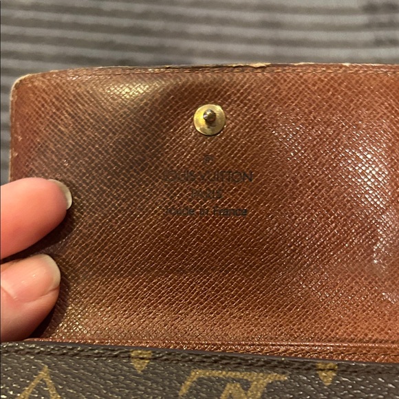 Louis Vuitton Monogram Snap Wallet - Picture 10 of 12